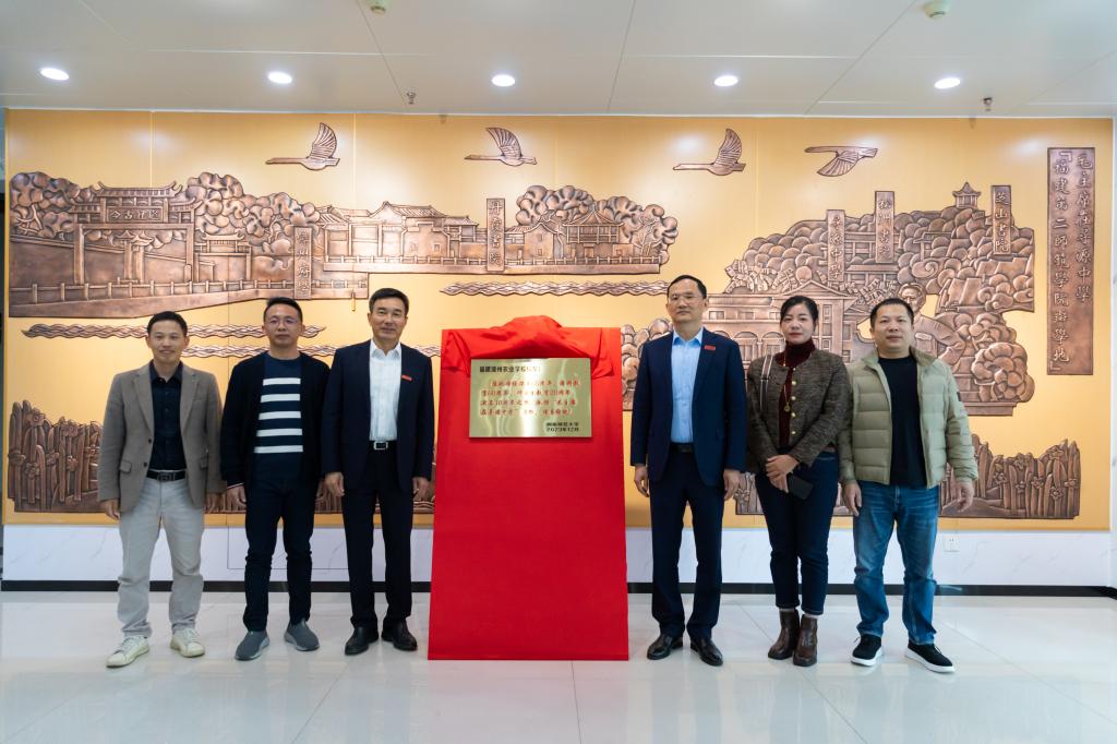 DAFE0F75E1EB8CA2D729D05BE39_0BBA65E6_18023