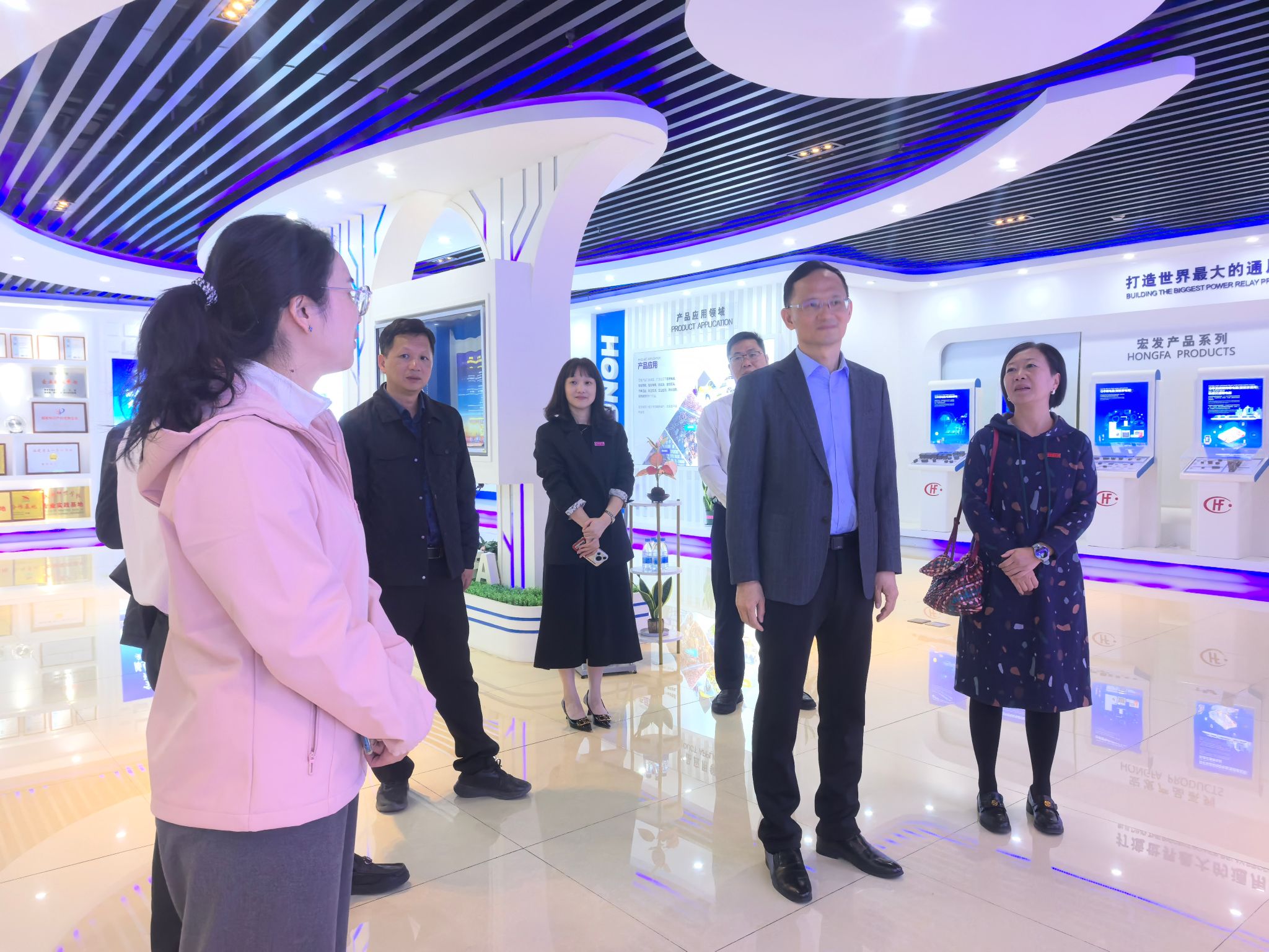 020E608F2EC5F195E5CD16F0D59_0EC1D37B_63C16